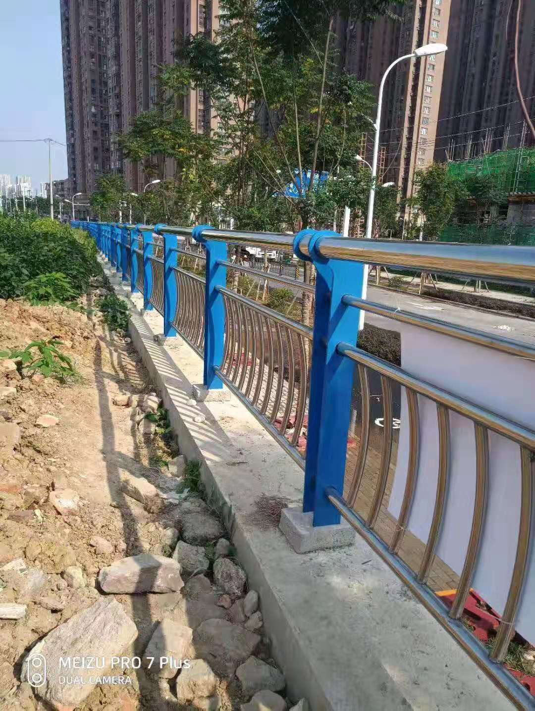 道路護(hù)欄